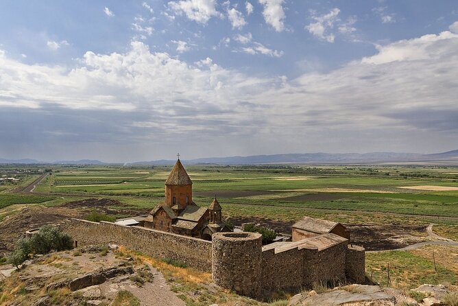 5 Days Armenia Package with Accommodation, Tours and Transfers - A 5-day Armenia sampler that starts with real help at Zvartnots
