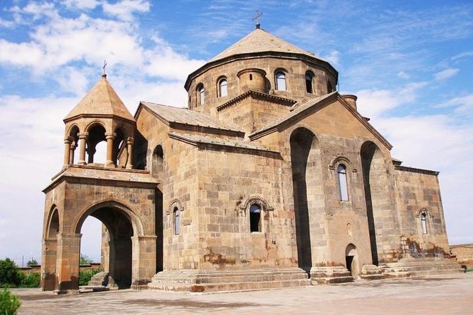 Echmiadzin, Zvartnots, Khor Virap - Stop 1, Saint Hripsime Church: a story that starts at a grave
