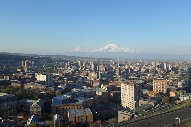 Evening walking tour in Yerevan - Northern Avenue: street art, shopping, and dinner ideas