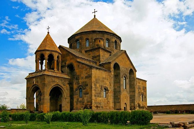 Family package for 7 days - City tour and Ejmiadzin: where culture turns real