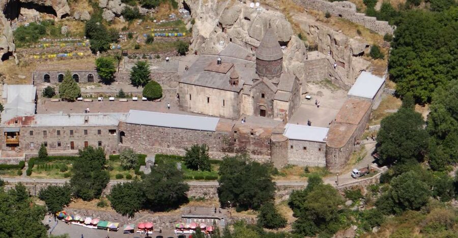 From Yerevan: 4.5-Hour Garni-Geghard Tour - Getting Out of Yerevan: the 10:00 am, 4 to 5-Hour Rhythm