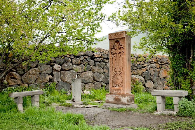 Group Tour: Hovhannavank, Saghmosavank, Chocolate House, Aghtsk - Aghdzk mausoleum in Aghtsk: Arshakid kings, mixed symbols, and Daniel in a lion den