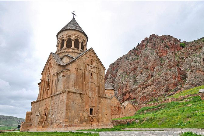 Group tour: Khor Virap, Noravank, Areni Winery and Cave - Hin Areni winery: Armenia’s grape roots and a modern tasting setup