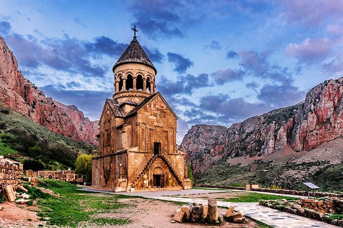 Guided tour: Khor Virap, Noravank Monastery, Areni, Jermuk - Comfort, guides, and group size, the human part of the day