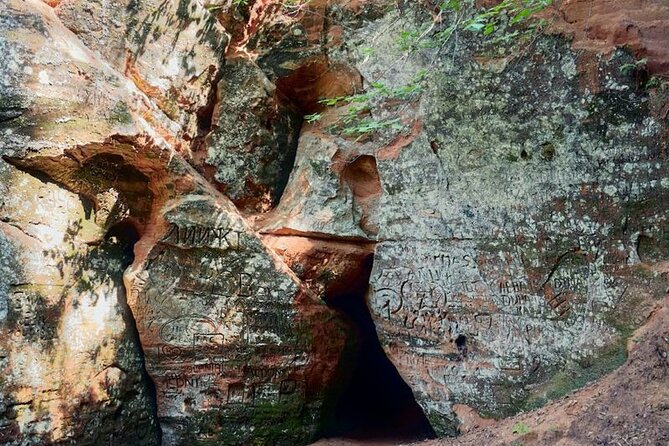 Khor Virap, Noravank & Birds' Cave Day Trip with Wine Tasting - Noravank Monastery in Gnishik Canyon Cliffs