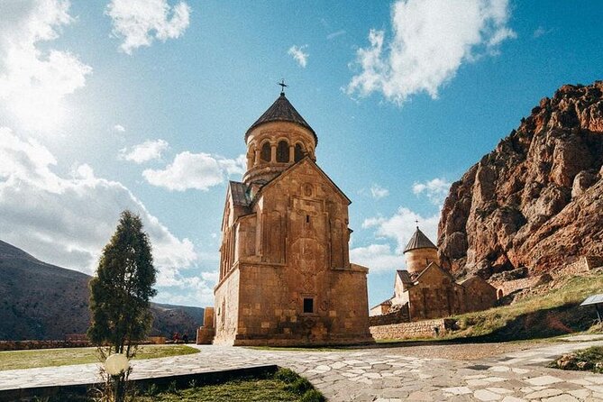 Khor Virap, Noravank & Birds' Cave Day Trip with Wine Tasting - Khor Virap Monastery and the “Deep Dungeon” Story