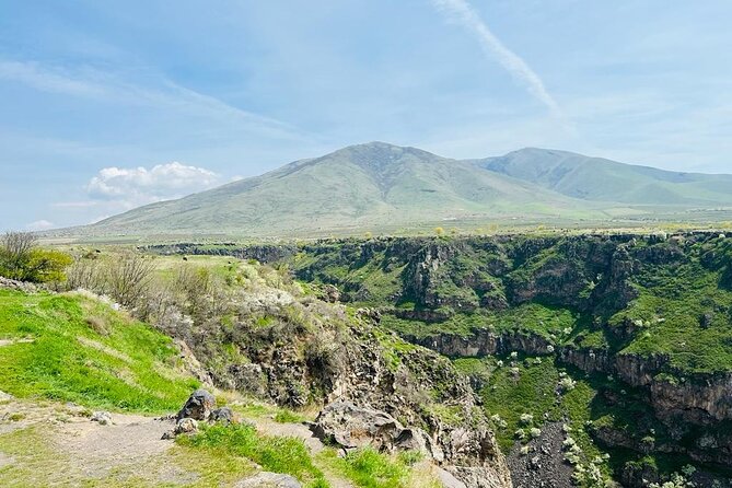 Mount Aragats,Amberd Fortress,Alphabet Monument, Saghmosavank - Kari Lake at 3,185 Meters: Cold Water, High-Altitude Reality (About 45 Minutes)