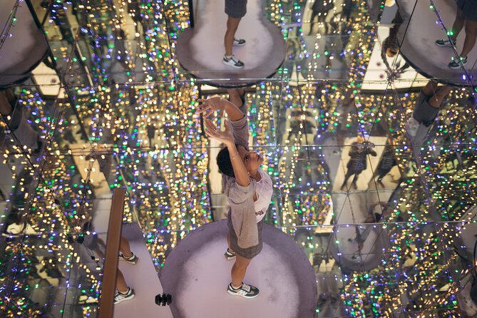 Museum of Illusions Tour - Photo strategy: how to get better shots without slowing everything down