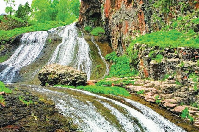 Private tour Jermuk, waterfall, Tatev Monastery and TaTev Ropeway - Price and value, is $280 per group fair?