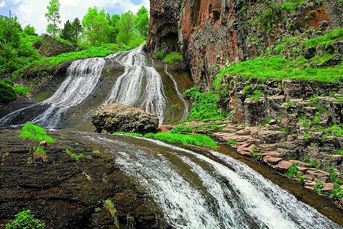 Private tour Jermuk, waterfall, Tatev Monastery and TaTev Ropeway - The 1-minute Jermuk Waterfall reality check