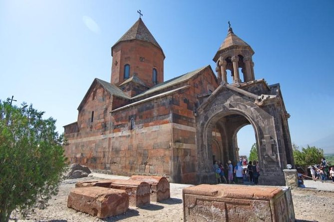 Private tour to Khor Virap, Areni winery, Noravank, Selim pass, Hayravank - Hayravank monastery: older foundations and a clear layout