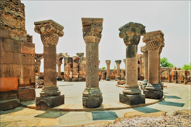 Private tour to UNESCO heritage Echmiadzin churches, Zvartnots and Sardarapat - The guide is the difference maker on a day like this