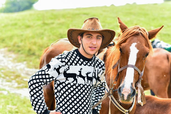 Scenic Trail Rides - Starting at Lake Tsover, with coffee and a real countryside rhythm