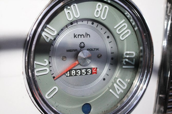 Yerevan city tour with drinks in a classic car with photography - Opera and Ballet Theater pass-by: stop or no stop?