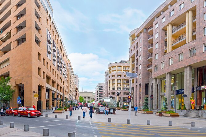 Yerevan: Private Sightseeing Tour - Victory Park and Mother Armenia: strength, and then the view